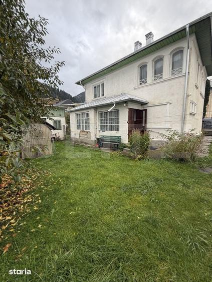 Casă cu 6 camere cu Teren 420 Mp în Central