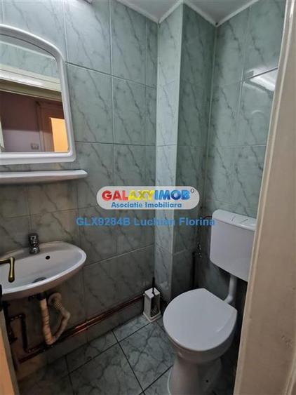 Apartament cu 4 camere decomandat, mobilat în Calea Victoriei