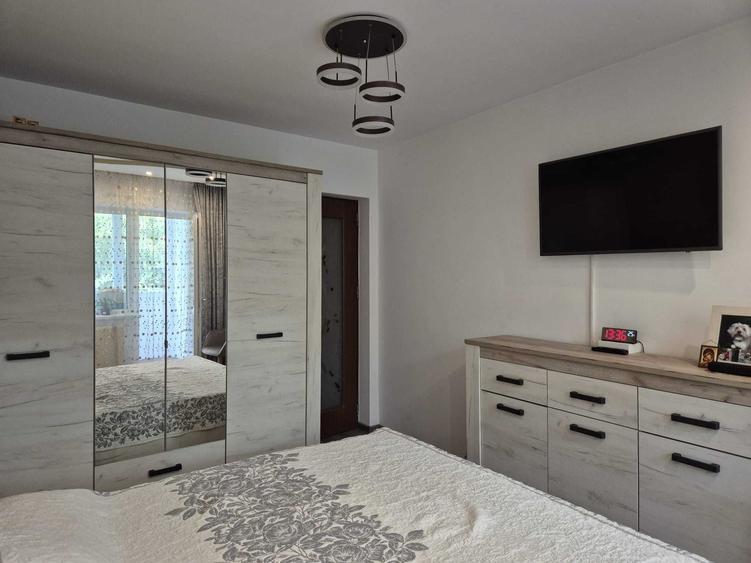 Apartament cu 3 camere decomandat în Kogălniceanu