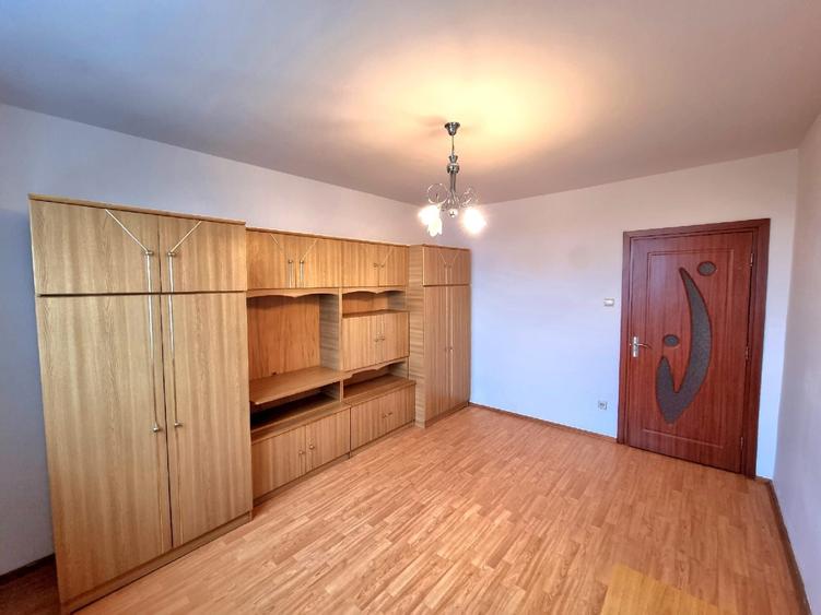 Apartament cu 2 camere semidecomandat în Spitalul Județean