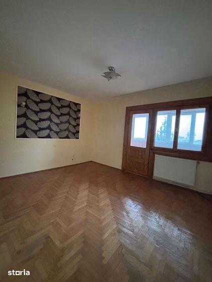 Apartament cu 4 camere în Central