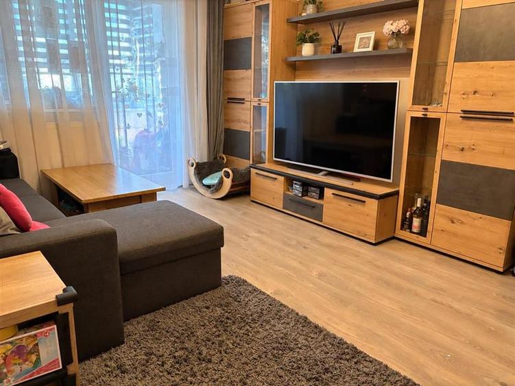 Apartament cu 3 camere decomandat, mobilat în Astra