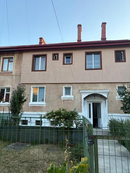 Apartament cu 2 camere decomandat în Săvinești
