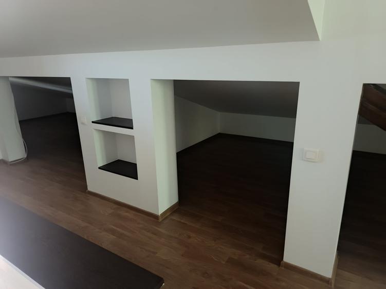 Casă individuală cu 4 camere cu Teren 400 Mp în Pipera