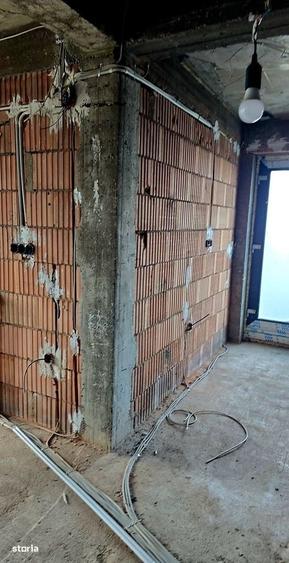 Casă cu 4 camere în Stupini