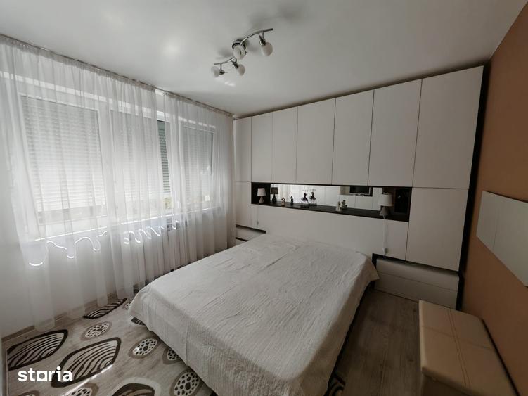 Apartament cu 2 camere în Micro 17