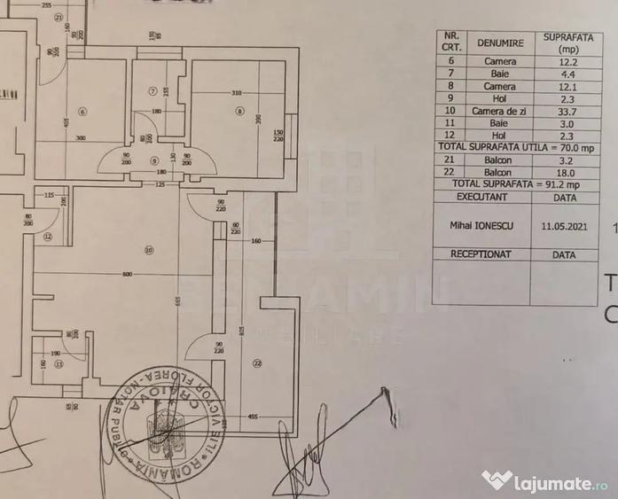 Apartament cu 3 camere semidecomandat în Central