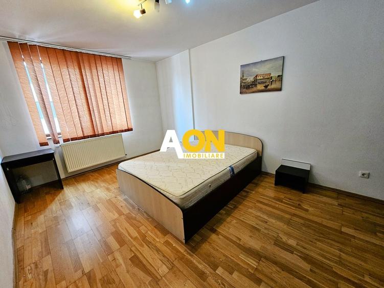 Apartament cu 3 camere decomandat, mobilat în Cetate
