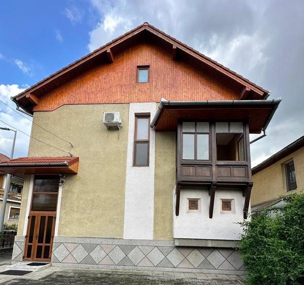 Casă cu 4 camere în Central