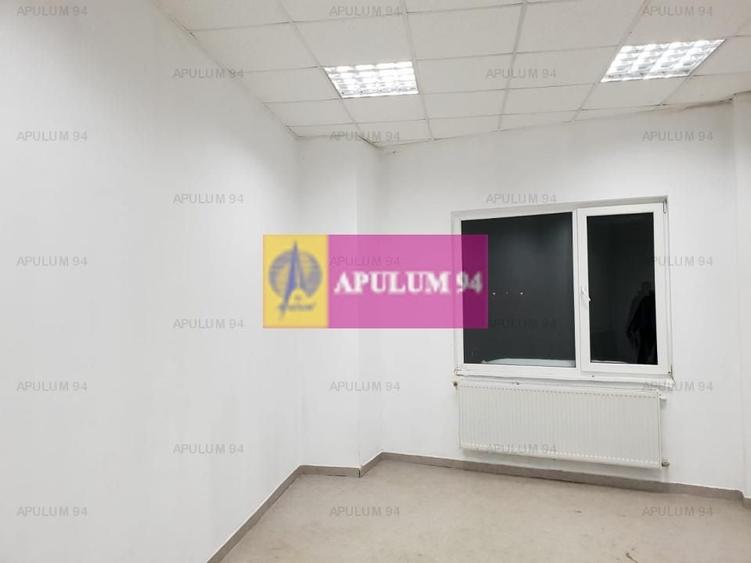 Birou, de 2,150 mp, în Central