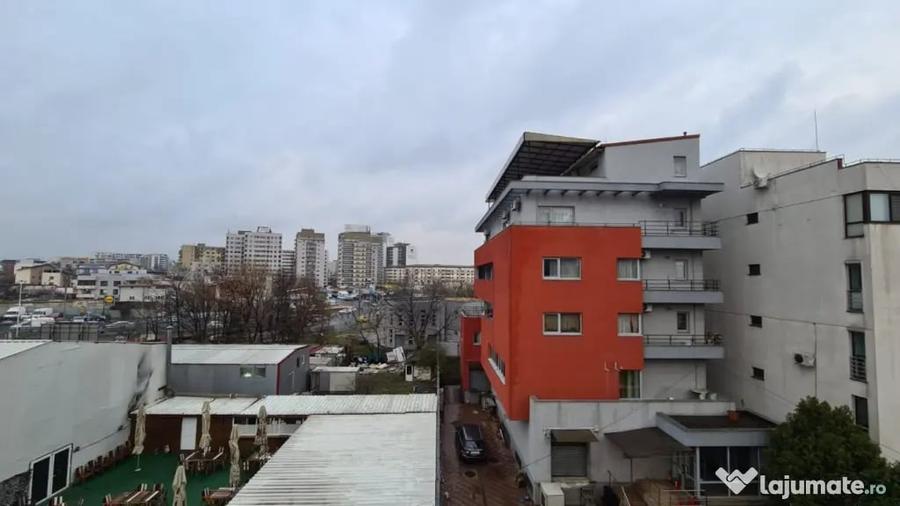 Casă cu 7 camere cu Teren 300 Mp în Mihai Bravu