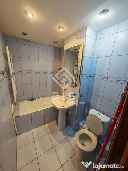 Apartament cu 4 camere semidecomandat în Central