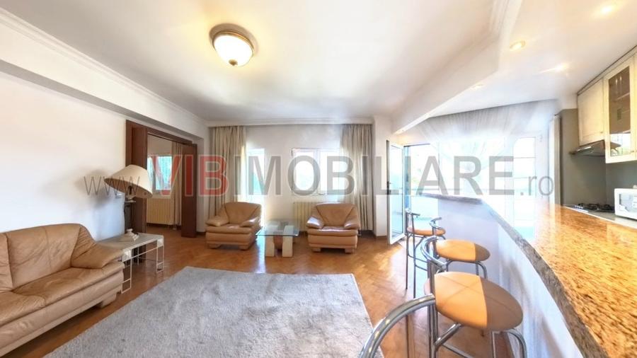 Apartament cu 3 camere semidecomandat, mobilat în Primăverii