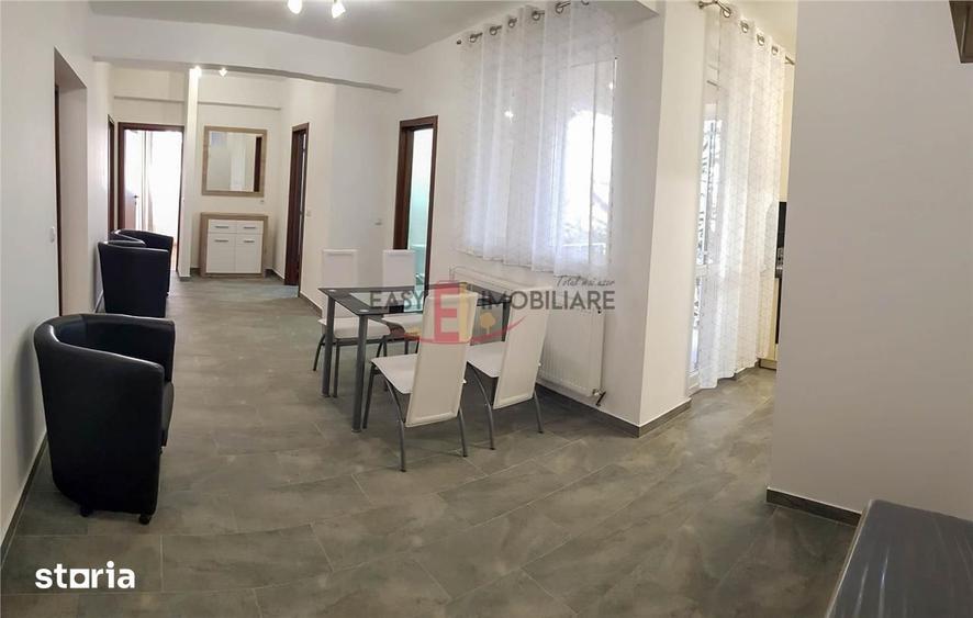 Apartament cu 4 camere decomandat în Central