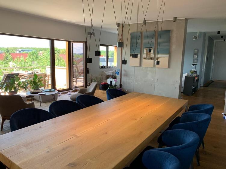 Apartament cu 4 camere decomandat, mobilat în Iancu Nicolae