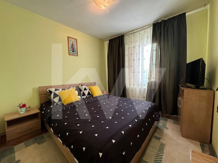 Apartament cu 3 camere semidecomandat, mobilat în Mihai Viteazul