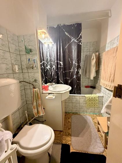 Apartament cu 3 camere decomandat, mobilat în Lipovei