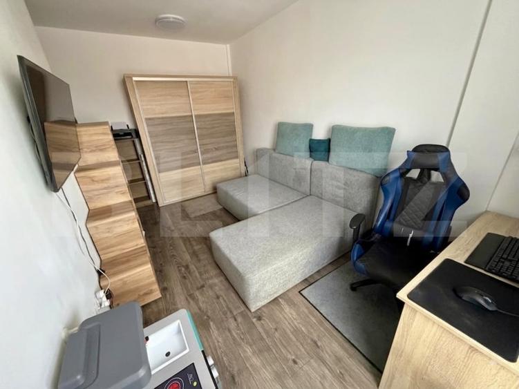 Apartament cu 3 camere semidecomandat, mobilat în Florești