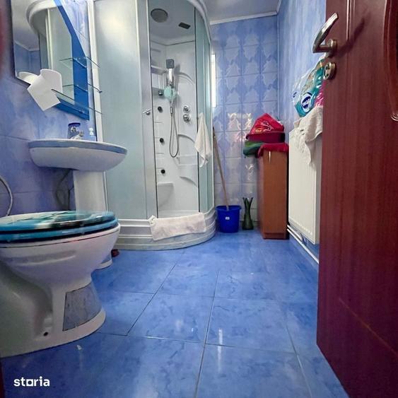 Apartament cu 3 camere decomandat în Micro 12