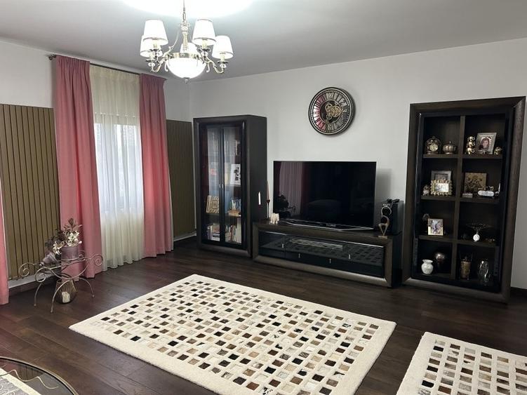 Apartament cu 3 camere decomandat, mobilat în Teilor