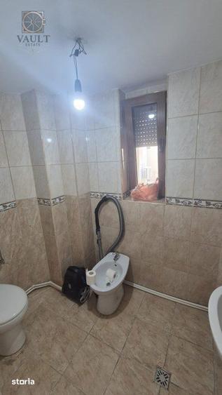 Apartament cu 5 camere decomandat în Moșilor