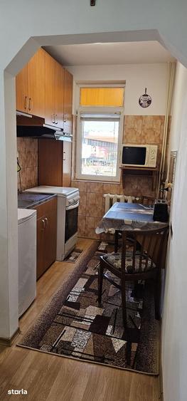 Apartament cu 2 camere semidecomandat în Tomis III