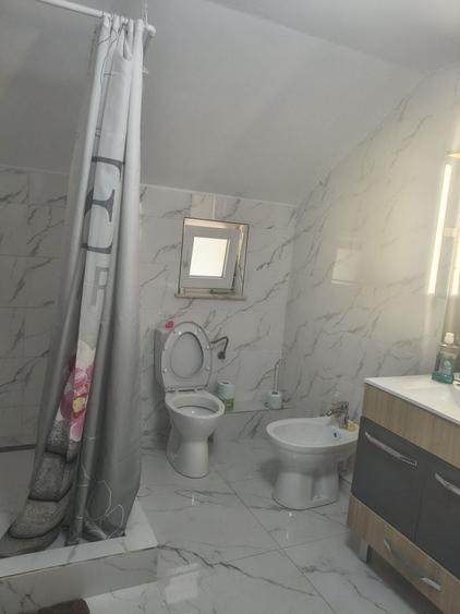 Casă cu 4 camere în Glâmbocu