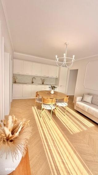 Apartament cu 3 camere semidecomandat în Florești