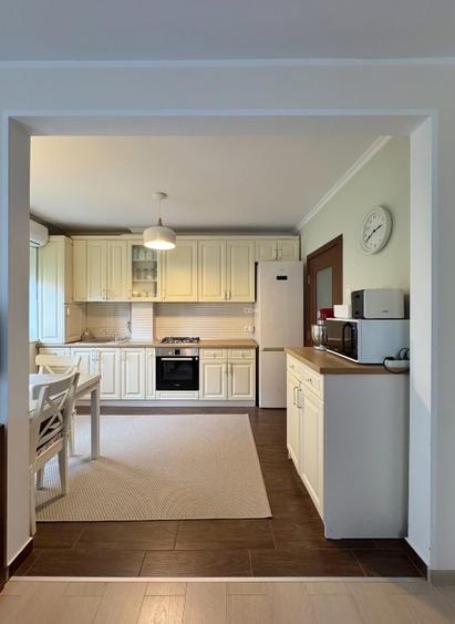 Apartament cu 2 camere decomandat, mobilat în Sânpetru
