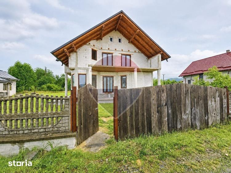 Casa / Vila de vanzare in Marginea - 1