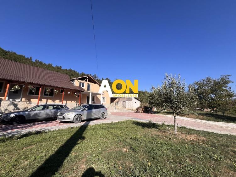 Casă individuală cu 6 camere cu Canalizare în Valea Vințului