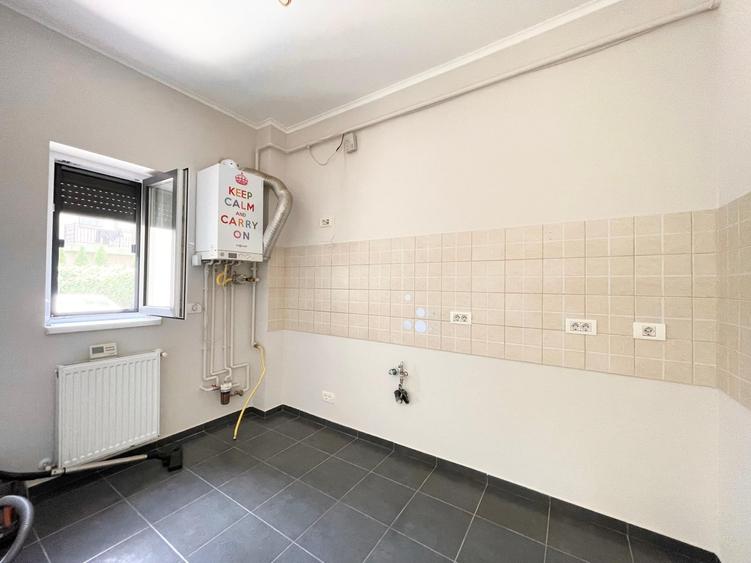 Apartament cu 3 camere decomandat în Giroc