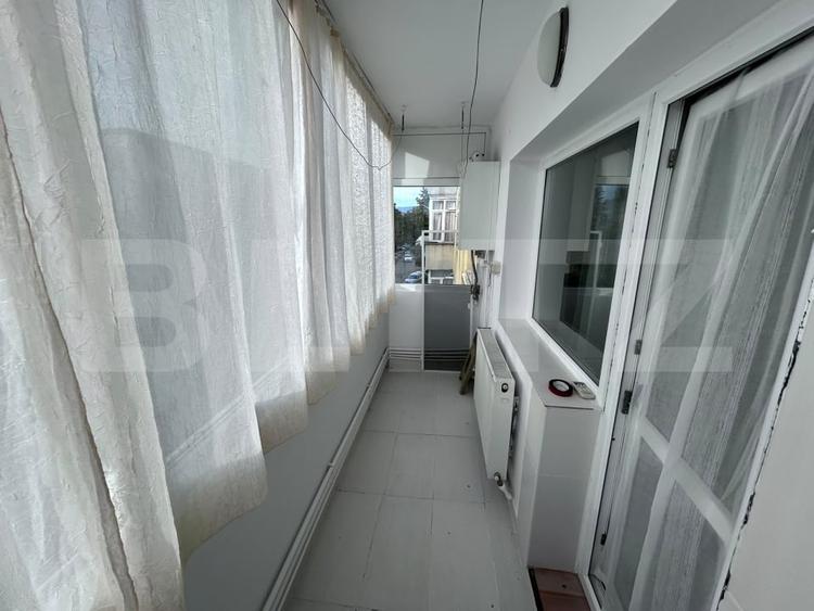 Apartament cu 3 camere semidecomandat, mobilat în 9 Mai