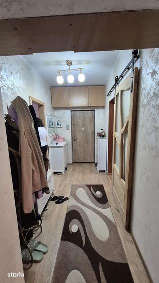 Apartament cu 3 camere decomandat în Săsar
