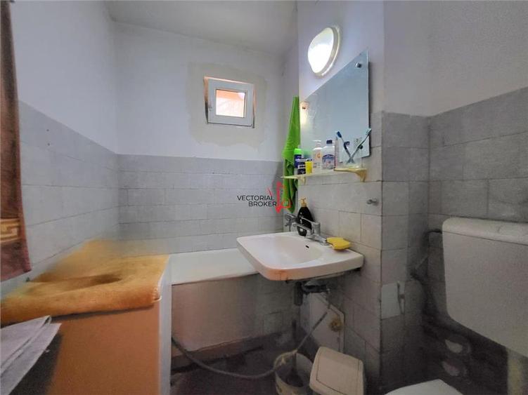 Apartament cu 3 camere semidecomandat în Theodor Pallady