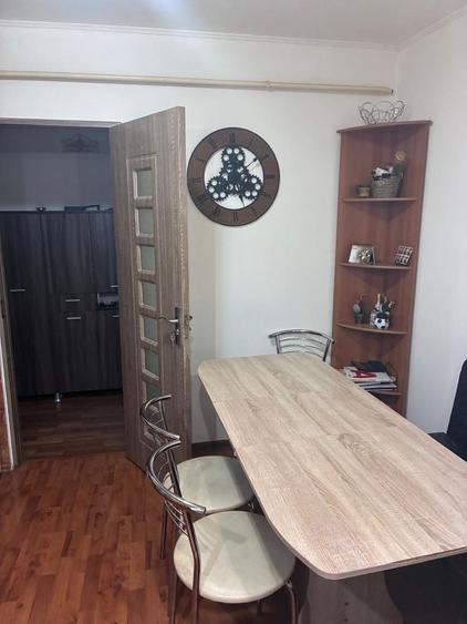 Apartament cu 3 camere decomandat în Ostroveni