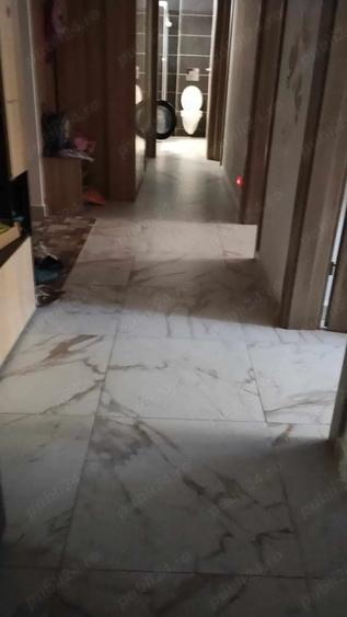 Apartament cu 3 camere decomandat în Berceni