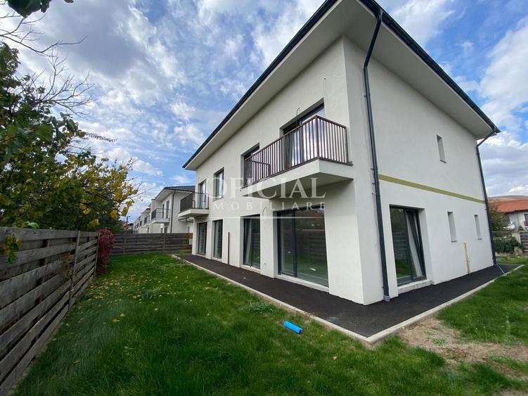 Duplex cu 6 camere cu Canalizare în Florești