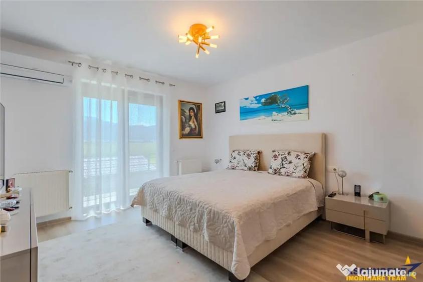 Casă cu 4 camere cu Teren 333 Mp în IAR