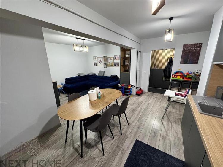 Apartament cu 3 camere decomandat, mobilat în Central