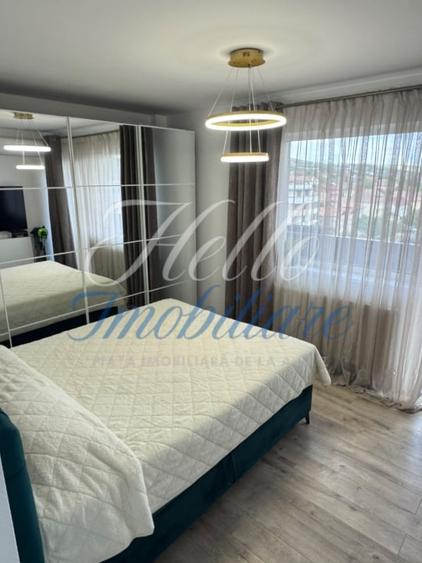 Apartament cu 3 camere semidecomandat în Dâmbul Rotund