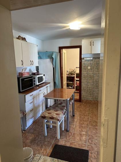Casă cu 3 camere în Vadu Crișului