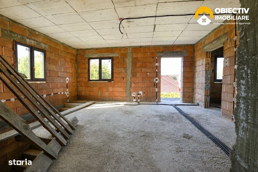 Casă cu 4 camere cu Teren 1078 Mp în Borlești