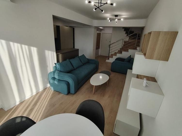 Apartament cu 4 camere decomandat, mobilat în Politehnica