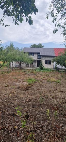 Casă cu 4 camere în Măcărești