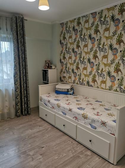 Apartament cu 3 camere decomandat în Traian