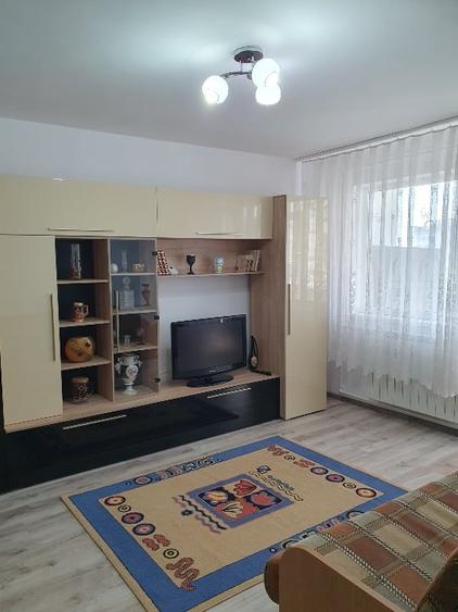 Inchiriez apartament 2 camere Tomis Nord termen lung - 2