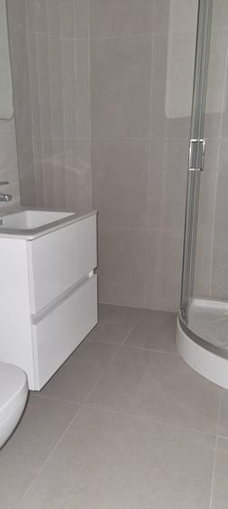 Apartament cu 3 camere semidecomandat în Tunari