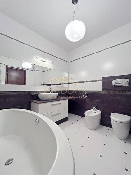 Apartament cu 3 camere decomandat în Băneasa