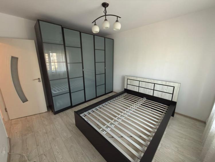 Apartament cu 3 camere semidecomandat în Mărășești